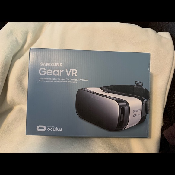 Samsung Gear VR - Picture 1 of 14